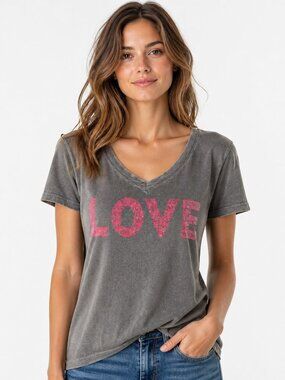 Bobbie Brooks Women's V-Neck Love T-Shirt Size S - 25% Off When You Bundle 5+
